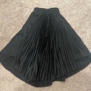 Club Monaco - elegant skirt in size S